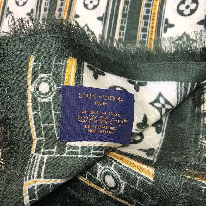 Louis Vuitton Scarf LV00122